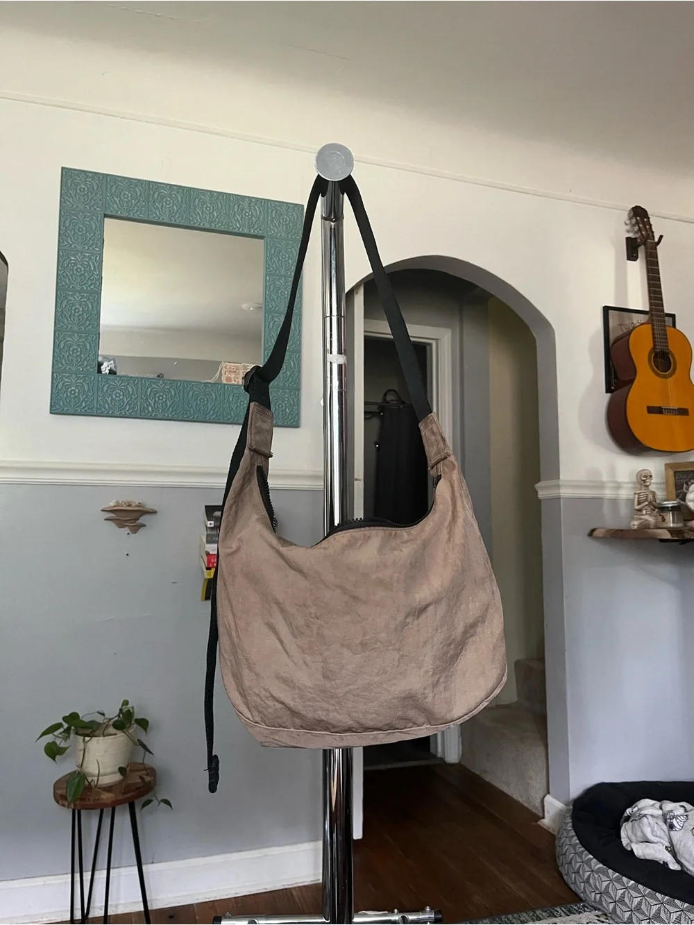 Baggu medium crescent bag color cocoa 🖤🖤